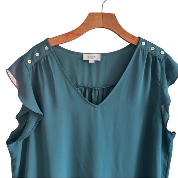 Loft Women’s Teal V-Neck Top Xl Button Details on Shoulder - Picture 2 of 5